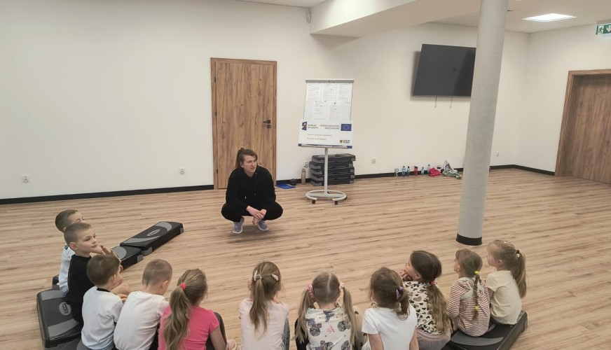 Dzieci i osoba dorosła